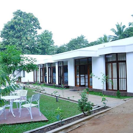 Hotel Melbourne Tourist Rest Anuradhapura Exterior foto