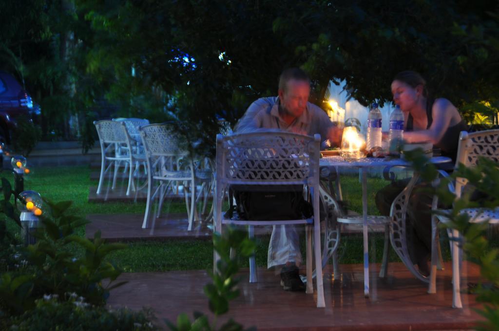 Hotel Melbourne Tourist Rest Anuradhapura Exterior foto
