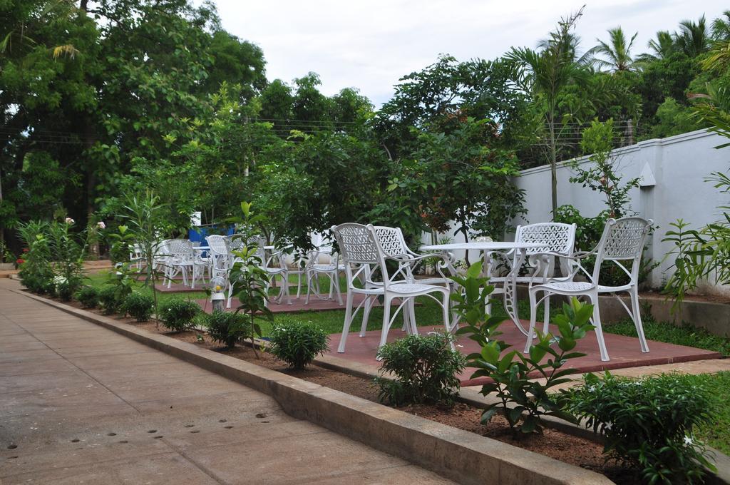Hotel Melbourne Tourist Rest Anuradhapura Exterior foto