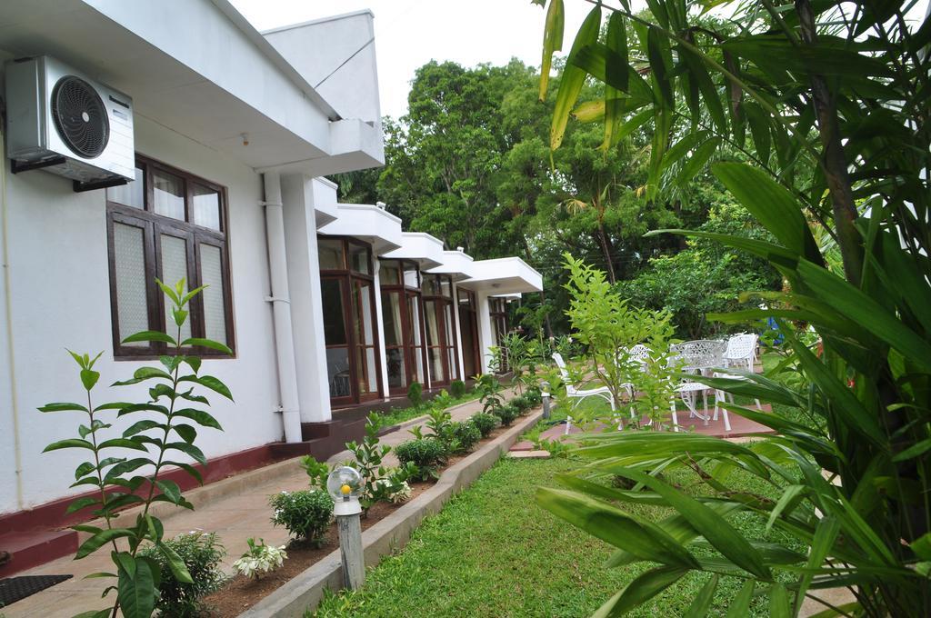 Hotel Melbourne Tourist Rest Anuradhapura Exterior foto