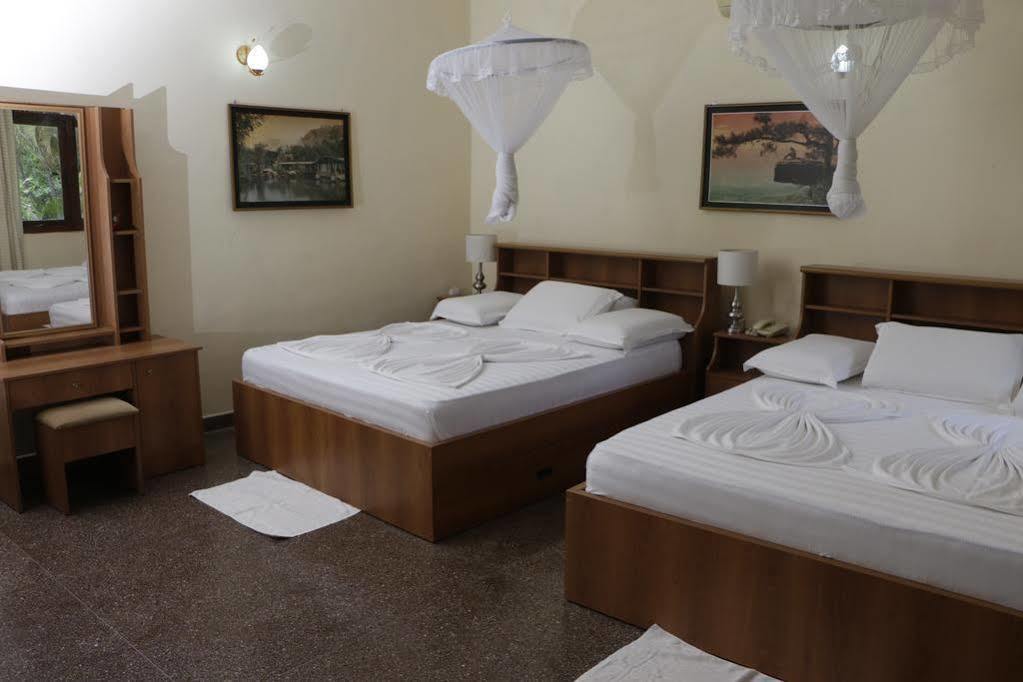 Hotel Melbourne Tourist Rest Anuradhapura Exterior foto